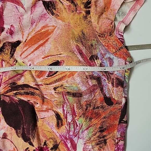 Chico's Women's patterned v neck hi low top top in Size 2 Large - Picture 5 of 6